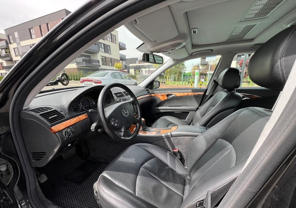 Mercedes-Benz Klasa E cena 25000 przebieg: 311000, rok produkcji 2006 z Śrem małe 22